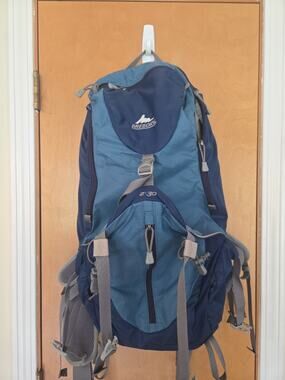 Gregory Z 30 Backpack Blue Grey Internal Frame Waist Strap Hiking 22x10